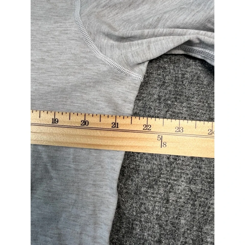 Lululemon Men's Long Sleeve Shirt‎ Light Heathered Gray Athletic Pima cotton